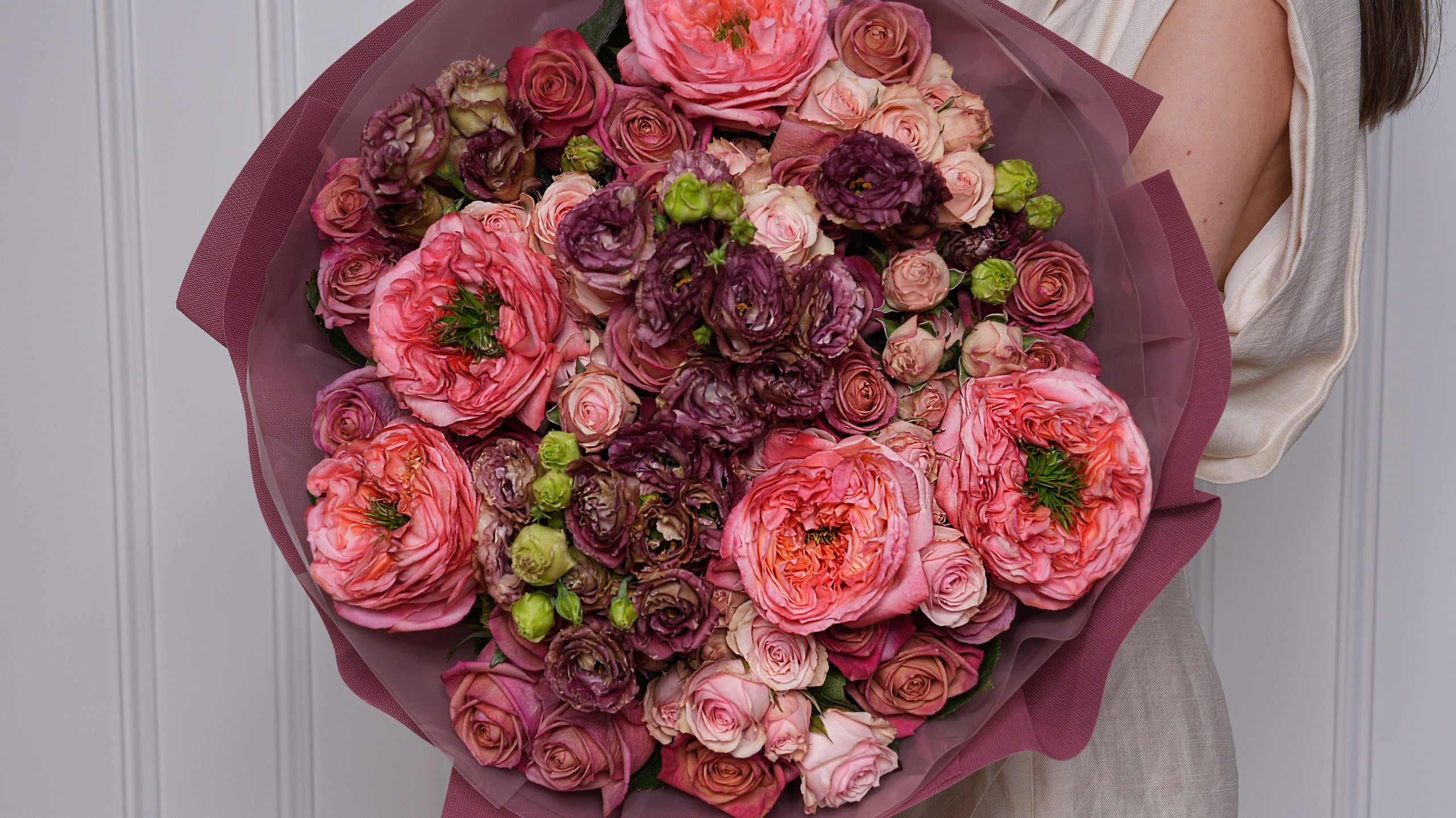 How Flowers Communicate With Pollinators: Nature’s Silent Conversation