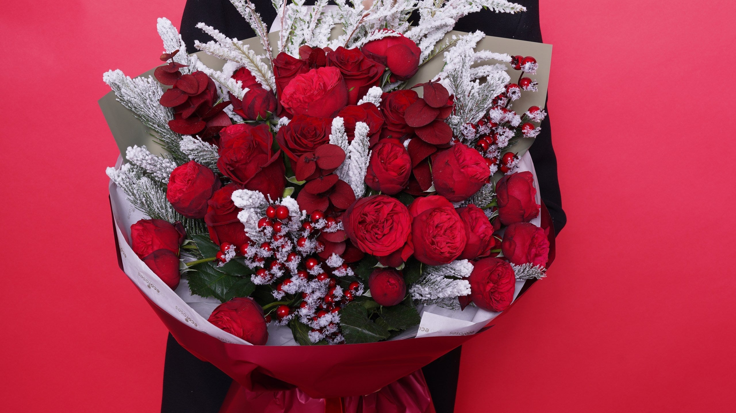 The Meaning of Christmas Flowers: Symbolism, Traditions & Perfect Gift Ideas